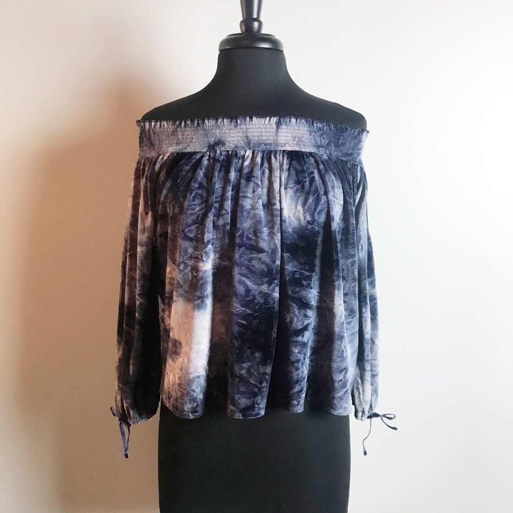 AEO NWOT Crushed Velvet Off-Shoulder Top